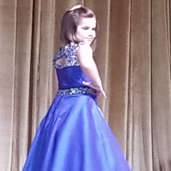 Size 8/10 Ritzee gown - Picture 4 of 4